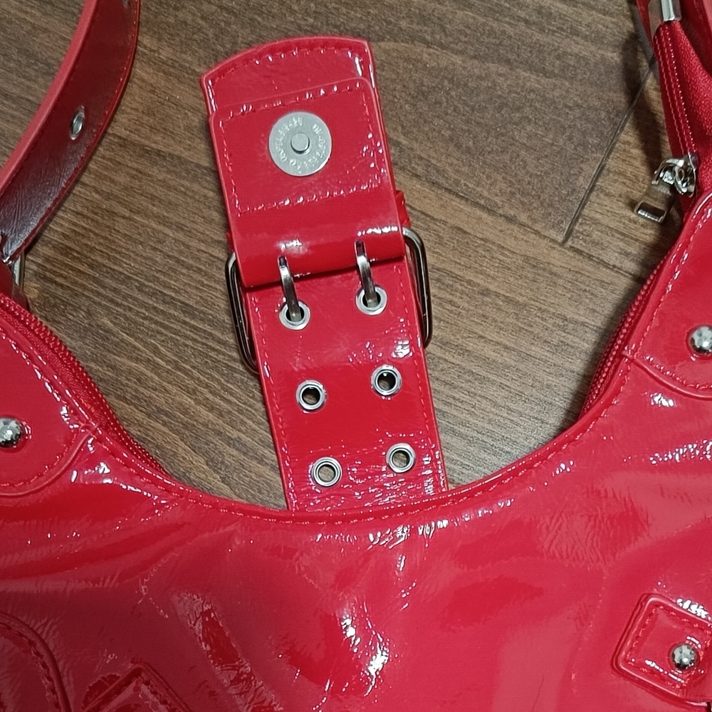 ❣️Retro Punk Vibrant Glossy Red Shoulder Hobo Bag 💕 - Picture 10 of 10